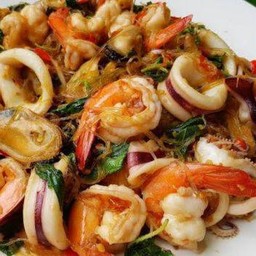 ข้าวราดกระเพรากุ้ง วุ้นเส้น