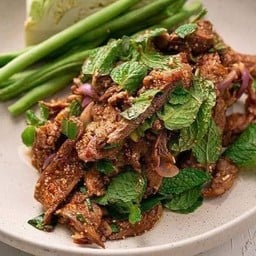 น้ำตกหมู 100 บาท
