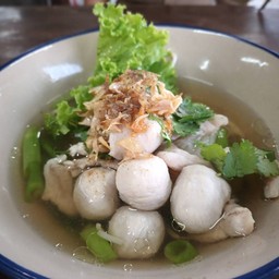 ก๋วยเตี๋ยวลูกชิ้นหมูอย่างเดียว