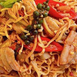 [อร่อยซ่ากับโค้ก]ผัดมาม่าขี้เมาหมู/ไก่+โค้ก+ไข่ดาวฟรี