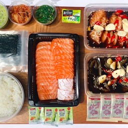 เซตซาซิมิ 300g +แซลมอน   กุ้ง ดองเกาหลี+ข้าว