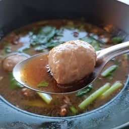 โอวตี๋ ข้าวมันไก่ ก๋วยเตี๋ยวเนื้อตุ๋น-หมูตุ๋น ข้าวขาหมู