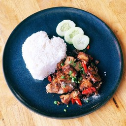 ข้าวราดคั่วพริกเกลือ
