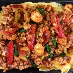 ข้าวไก่สับผัดพริกแกง ใข่ข้น