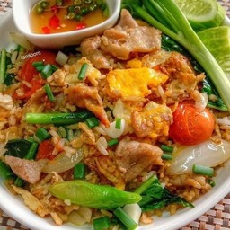 ข้าวผัดหมู(พิเศษ)