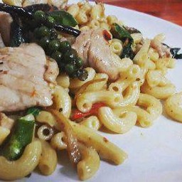 [อร่อยซ่ากับโค้ก]มะกะโรนีขี้เมาหมูสับ/ไก่สับ+โค้ก1+ฟรีไข่ดาว
