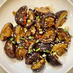 เห็ดหอมผัดพริกกระเทียม