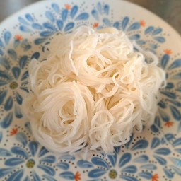 ขนมจีนเปล่า