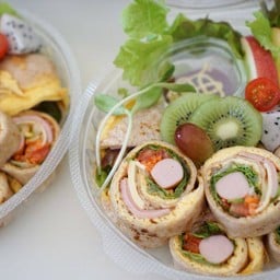 โรลตอติญ่า+สลัดผลไม้