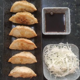 เกี๊ยวทอดกรอบ 6 ชิ้น