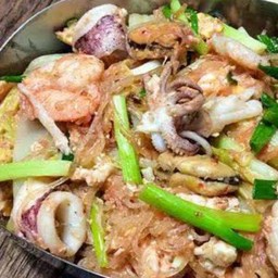 สุกี้แห้งปลาหมึก