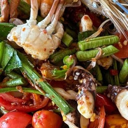 ส้มตำยายอี๊ดเหินเวหา