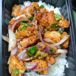 ข้าวยำไก่กรอบ