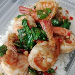 กะเพรากุ้งราดข้าว