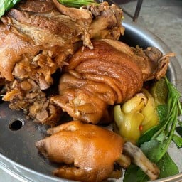 ข้าวขาหมูสูตรโบราณเ(ตุ๋นยาจีน) หน้าคอนโดมีปากซอยปรียา