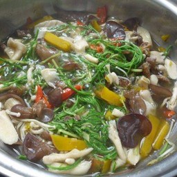 แกงเห็ดสมุนไพร