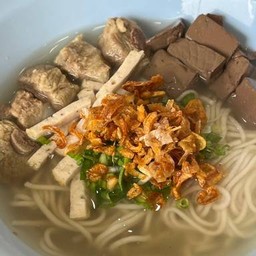 ก๋วยจั๊บกระดูกหมู