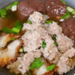 ต้มเลือดหมูอร่อย(ใส่แค่เลือด หมูสับ ตับ หมูชิ้น)
