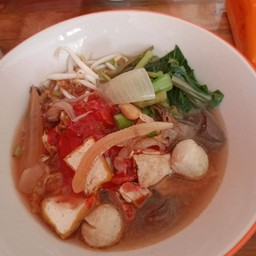 ร้านก๋วยเตี๋ยวเย็นตาโฟต้องลอง (สูตรเชียงราย)