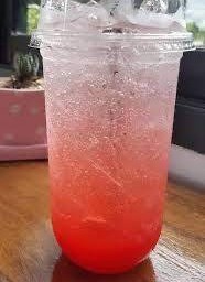 สตอเบอร์รี่โซดา