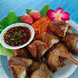 พิซซ่า แอนด์ ไก่ย่างจิ้มแจ่ว (ฮาลาล)