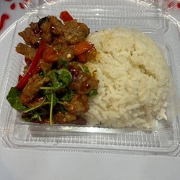 กระเพราเนื้อราดข้าว