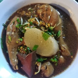 ก๋วยเตี๋ยวไก่ตุ๋นน้ำตก