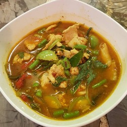 แกงป่าหมูหรือไก่(โปรดระบุ)