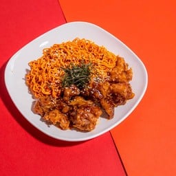 มาม่าเผ็ดไก่กระเทียม