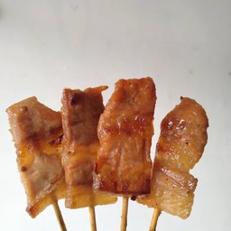 ไส้กรอกอีสาน & ลูกชิ้นปิ้ง ร้านน้องนน พฤกษา12/1