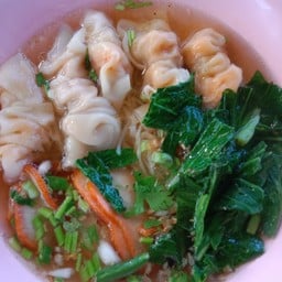 บะหมี่เกี๊ยวหมูเเดงนำ้