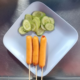 ไส้กรอกไก่ กุ้งกระเทียม