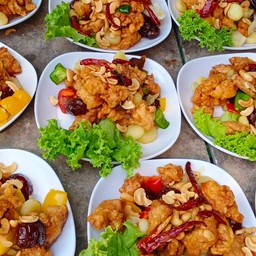 ไก่ผัดเม็ดมะม่วง