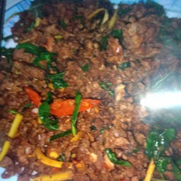 ผัดกระเพรานกกระทาราดข้าว