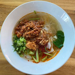 น้องแอน ข้าวฟืน อาหารเหนือ ห้วยขวาง