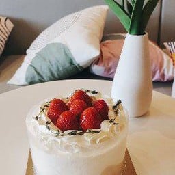 Mini Fresh Strawberry Cake(ครึ่งปอนด์)