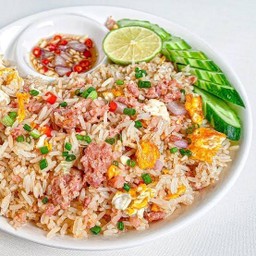 ข้าวผัดแหนม
