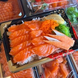 ข้าวหน้าปลาแซลม่อน