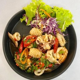 กะเพราเป็นกับ(กุ้ง|หมึก|ทะเล)