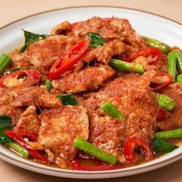 หมูผัดพริกแกง   ราดข้าว