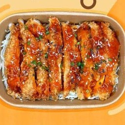 ข้าวไก่กรอบซอสบาร์บีคิว