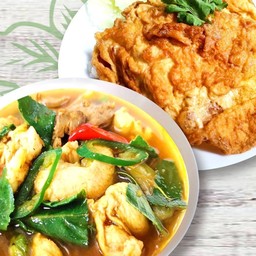 ข้าวไข่เจียว + แกงป่าไก่
