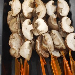 เห็ดหอมหั่นครึ่ง