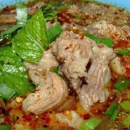 ต้มแซ่บเนื้อ+ ฟรีข้าวเปล่่า