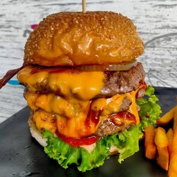 เบอร์เกอร์เนื้อ ออสเตรเลีย 3 ชั้น