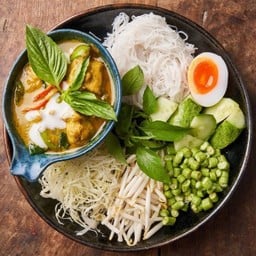 ขนมจีนแกงเขียวหวานไก่