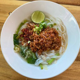ข้าวซอยเส้นสด น้ำคั่ว (แยกน้ำซุปเครื่องปรุง)