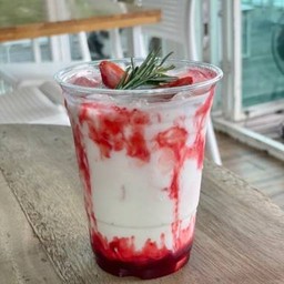 สตอเบอรี่ลาเต้