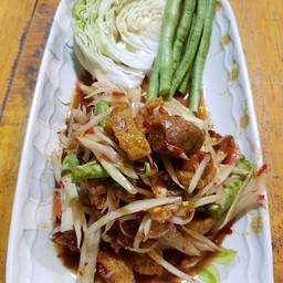 ส้มตำปลาร้าหมูกรอบ