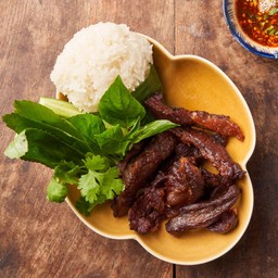 เนื้อวากิวแดดเดียวกับข้าวเหนียวนุ่ม